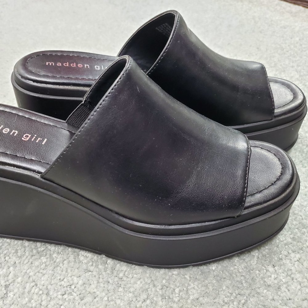 Madden Girl Black Platform Wedge Sandal Gem